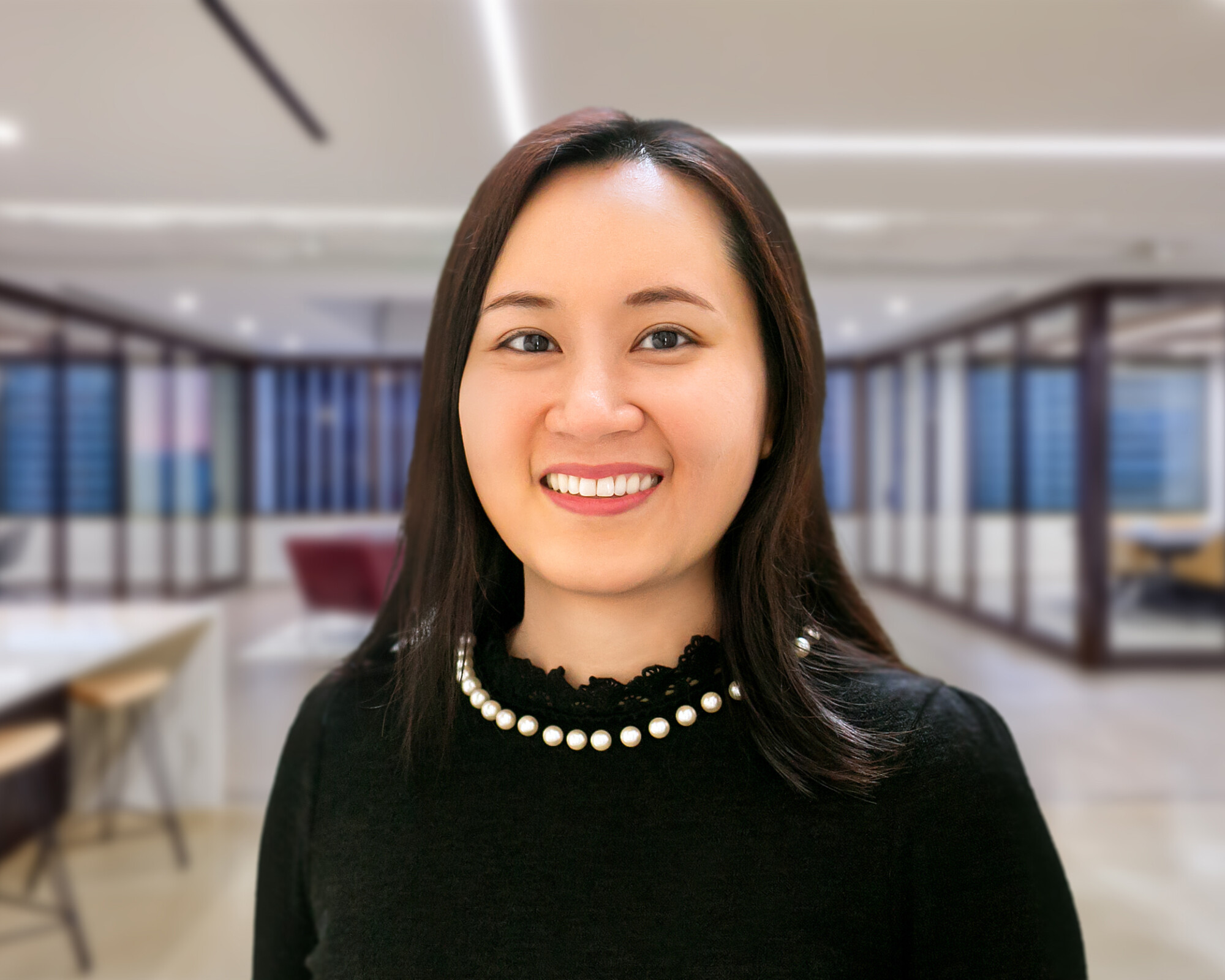 woman-wearing-black-shirt-in-office